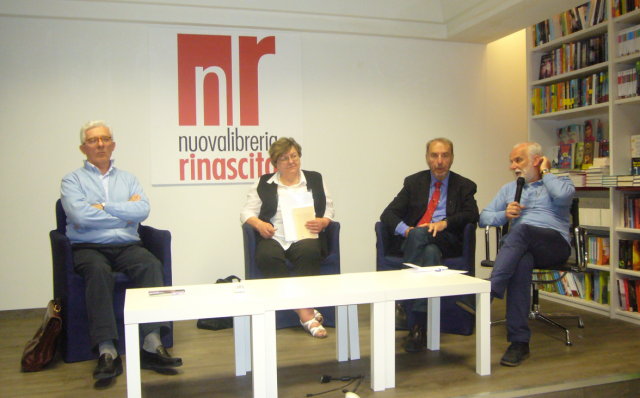 Presentazione presso la Nuova Libreria Rinascita del libro "Vite ballerine. Prima e dopo il Jobs Act", Ed. Ediesse, Roma. Con l'autore, il giornalista Bruno Ugolini, l'on. P. Corsini, il segretario della Cgil D. Galletti e la presidente della Fondazi